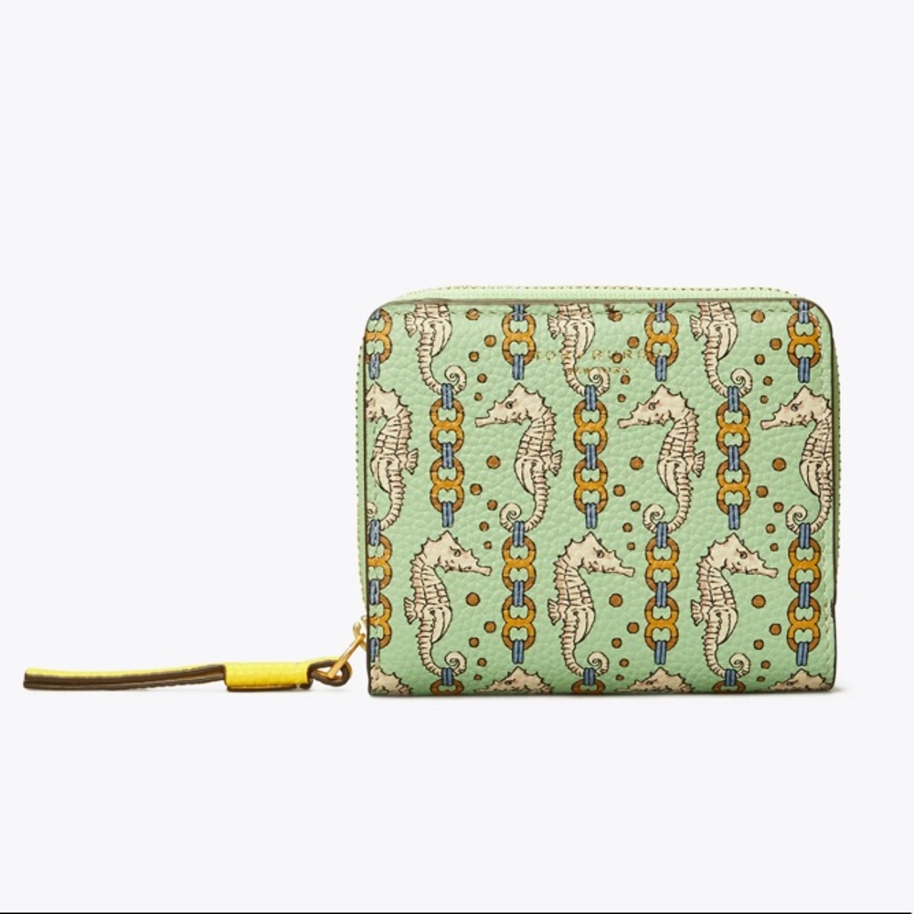 Tory Burch🎉Host Pick🎉 Perry Printed Bi-Fold Wallet